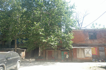 巨林天下城B区3室2厅2卫83万106m2精装出售